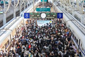 CHINA-VACACIONES DEL PRIMERO DE MAYO-TEMPORADA ALTA DE VIAJES