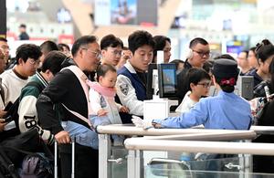CHINA-VACACIONES DEL PRIMERO DE MAYO-TEMPORADA ALTA DE VIAJES
