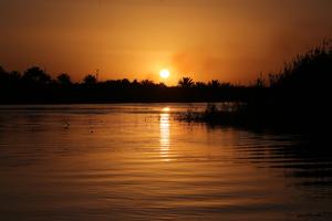 IRAK-BAGDAD-RIO TIGRIS-ATARDECER
