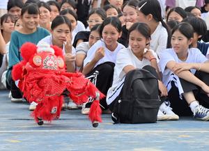 CHINA-GUANGXI-HENGZHOU-TIFON-ESCUELAS AFECTADAS-NUEVO SEMESTRE