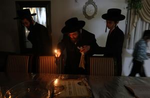 ISRAEL-REHOVOT-PASCUA-PREPARATIVOS