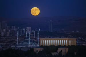 TURQUIA-ANKARA-LUNA LLENA