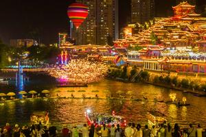 CHINA-HUBEI-XUAN'EN-PASEOS NOCTURNOS