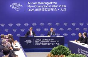 CHINA-LIAONING-DALIAN-LI QIANG-REPRESENTANTES EMPRESARIALES-SIMPOSIO