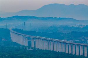 CHINA-ZHEJIANG-FERROCARRIL HANGZHOU-TAIZHOU-100 MILLONES DE VIAJES DE PASAJEROS-HITO