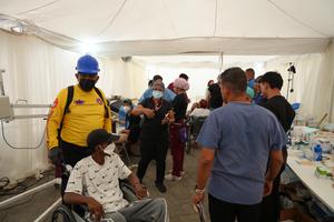 VENEZUELA-LA GUAIRA-TERREMOTOS-AYUDA HUMANITARIA