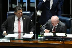 brasil-brasilia-lula-jornada-laboral-promulgacion-101002026101675000394