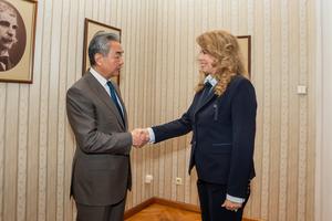bulgaria-sofia-china-wang-yi-presidenta-bulgara-re-101002026101975000400