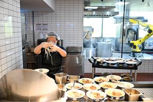 china-jiangsu-nanjing-restaurante-con-ia-101002026102675000322