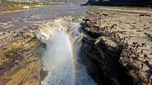 china-shanxi-distrito-de-jixian-cascada-hukou-arco-101002026102875000125