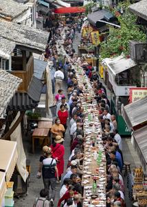 china-zhejiang-lanxi-banquete-de-mesa-larga-festiv-101002026101575000250