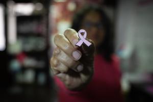 colombia-bogota-dia-mundial-contra-el-cancer-de-ma-101002026101875000391
