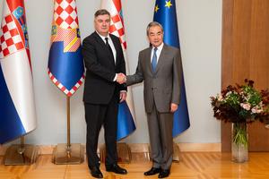 croacia-zagreb-china-wang-yi-presidente-de-croacia-101002026101675000355