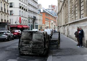 francia-paris-manifestacion-vehiculo-destruido-101002026102275000222