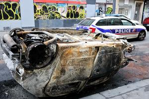 francia-paris-manifestacion-vehiculo-destruido-101002026102275000228