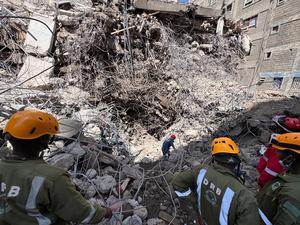 kenia-nairobi-colapso-de-edificio-equipo-de-rescat-101002026102875000264