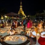 MYANMAR-YANGON-DIA DE LUNA LLENA-FESTIVAL THADINGYUT-CELEBRACION (1/3)