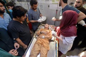 pakistan-peshawar-escuela-techo-derrumbe-101002026101575000193
