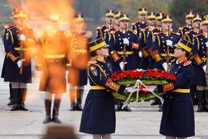 rumania-bucarest-dia-del-ejercito-101002026102575000495